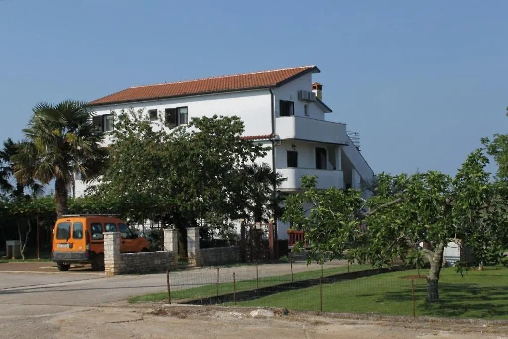 Family Friendly Apartments With A Swimming Pool Babici, Umag - 2531