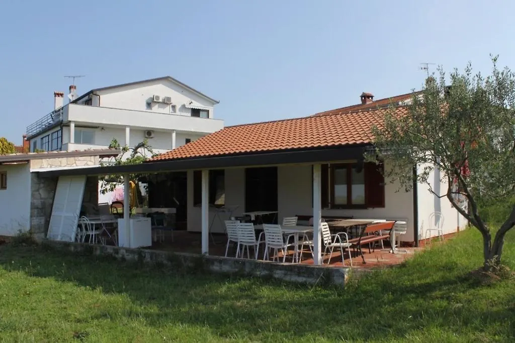 Family Friendly Apartments With A Swimming Pool Babici, Umag - 2531 0*,