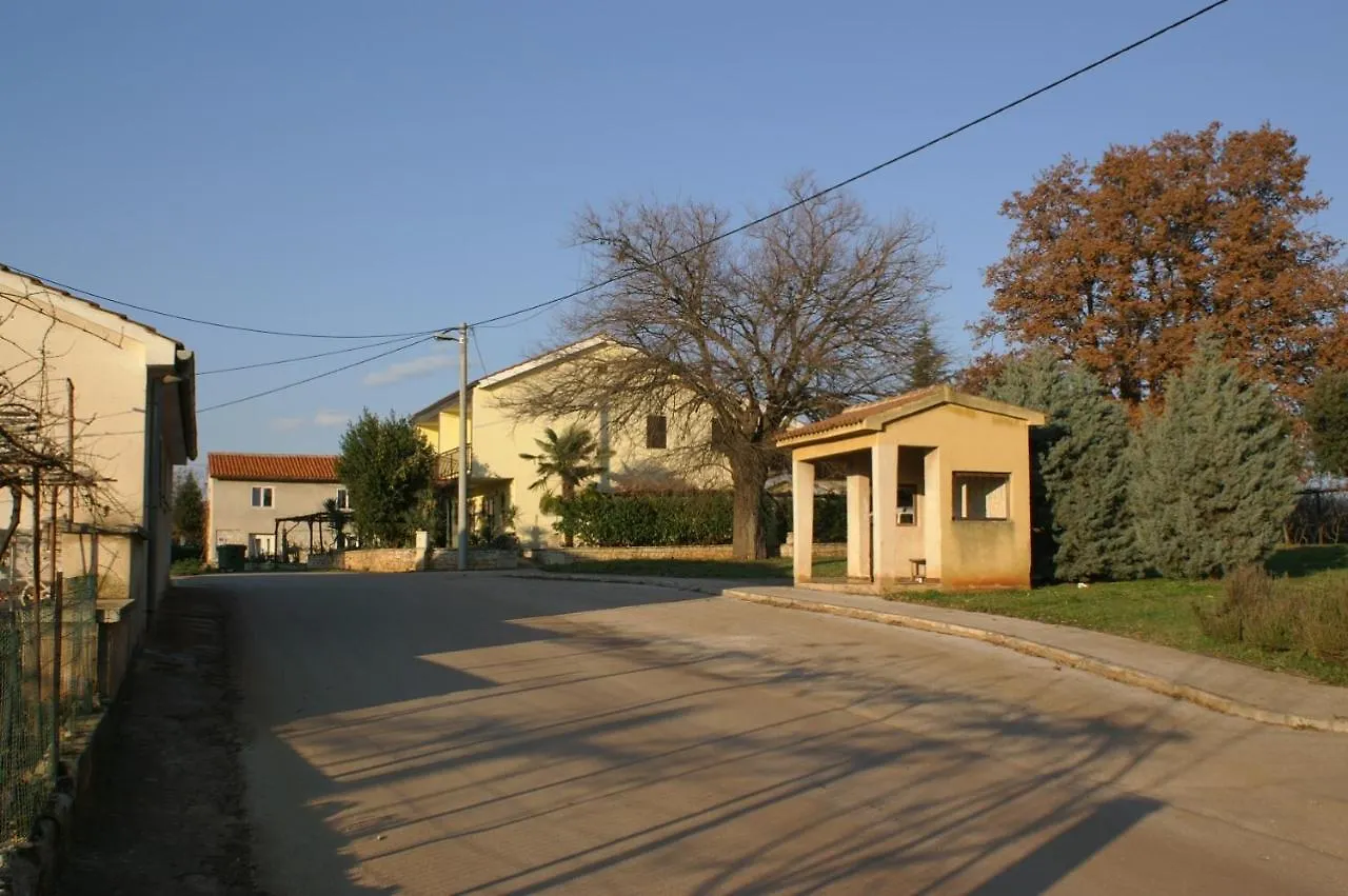 Family Friendly Apartments With A Swimming Pool Babici, Umag - 2531