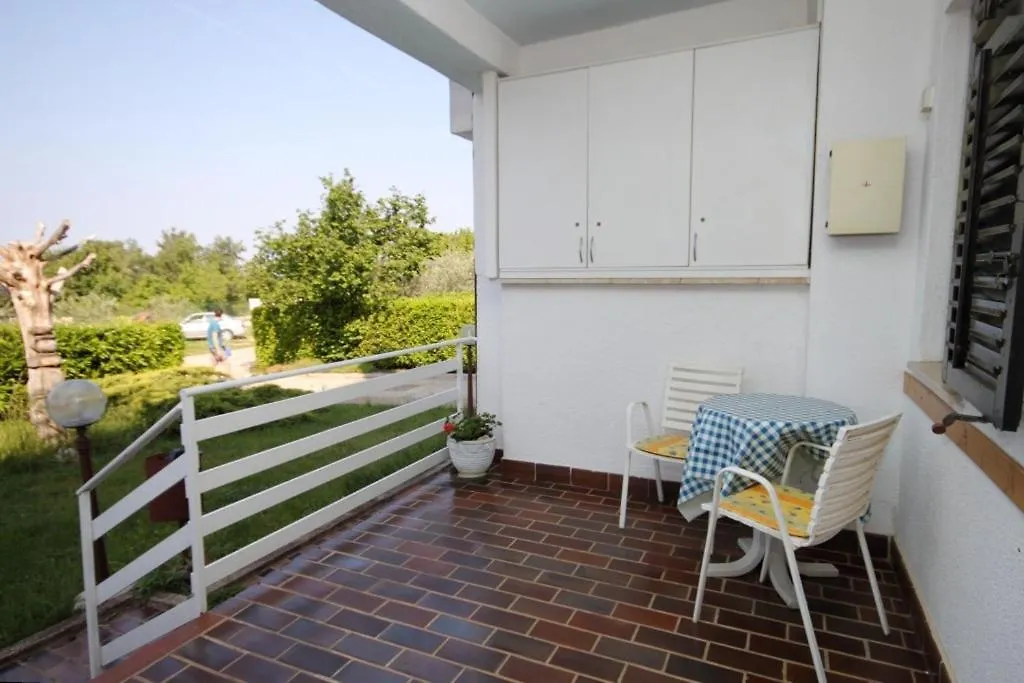 Family Friendly Apartments With A Swimming Pool Babici, Umag - 2531